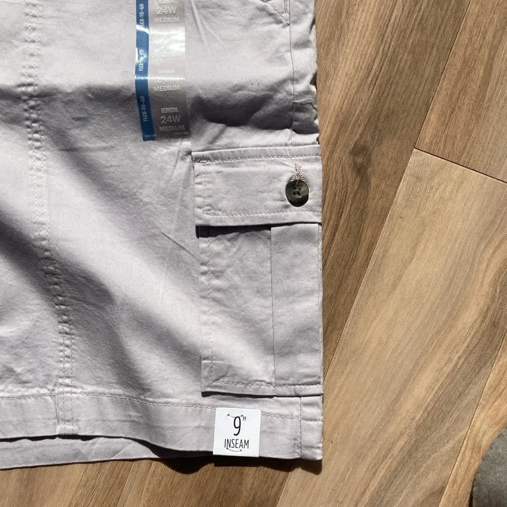 Lee Bermuda short soft flex comfort waistband midrise 9 in inseam 24W